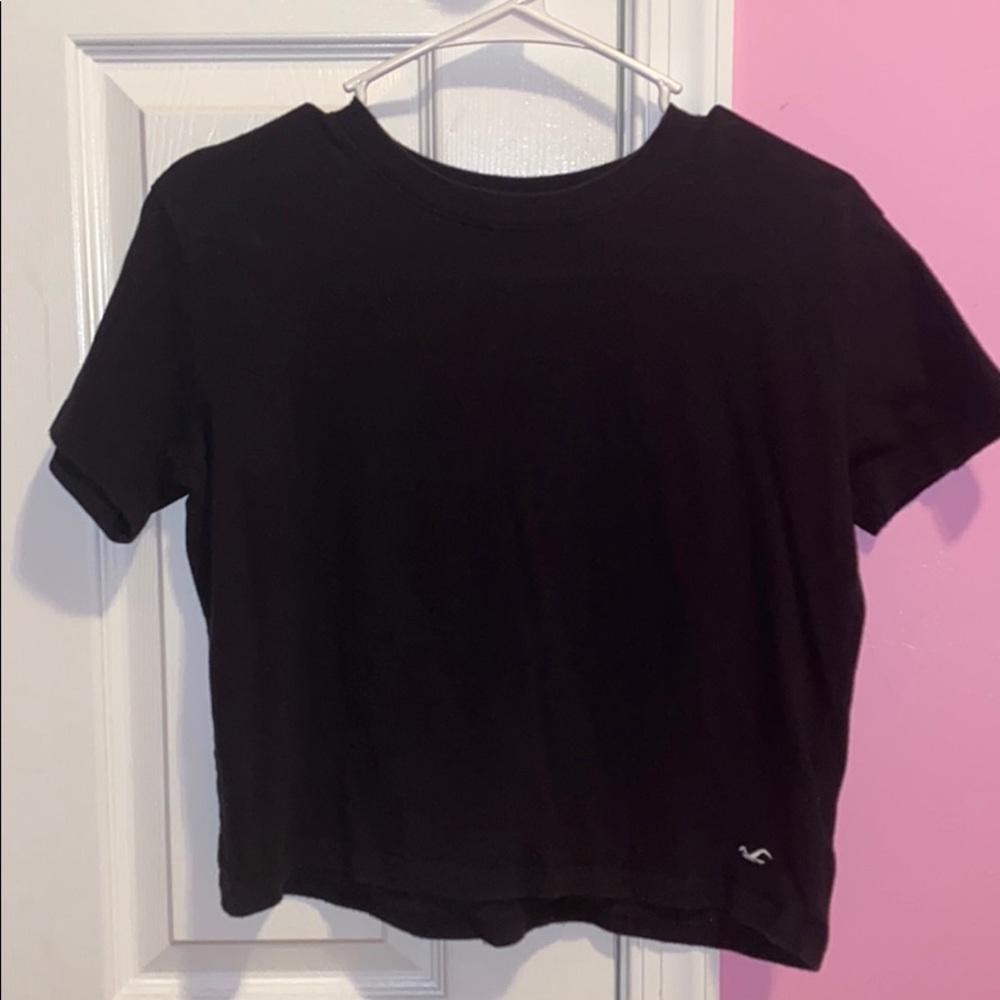 Black cropped tee